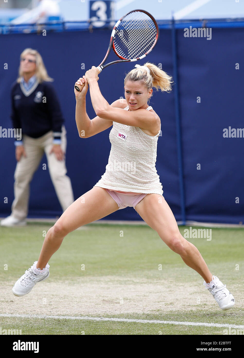 Eastbourne, Vereinigtes Königreich. 18. Juni 2014. Aegon International Eastbourne Camila Giorgi (ITA) Niederlagen Johanna Konta (GBR) mit einem Score 1-6, 7-5, 7-5 in ihrem 2. Vorrundenspiel in Devonshire Park. Bildnachweis: Aktion Plus Sport/Alamy Live-Nachrichten Stockfoto