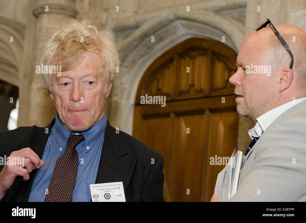 London, UK. 18. Juni 2014. Prof. Roger Scruton und Toby Young auf der Margaret Thatcher Conference on Liberty 18. Juni 2014 London Guildhall uk Credit: Prixnews/Alamy Live News Stockfoto