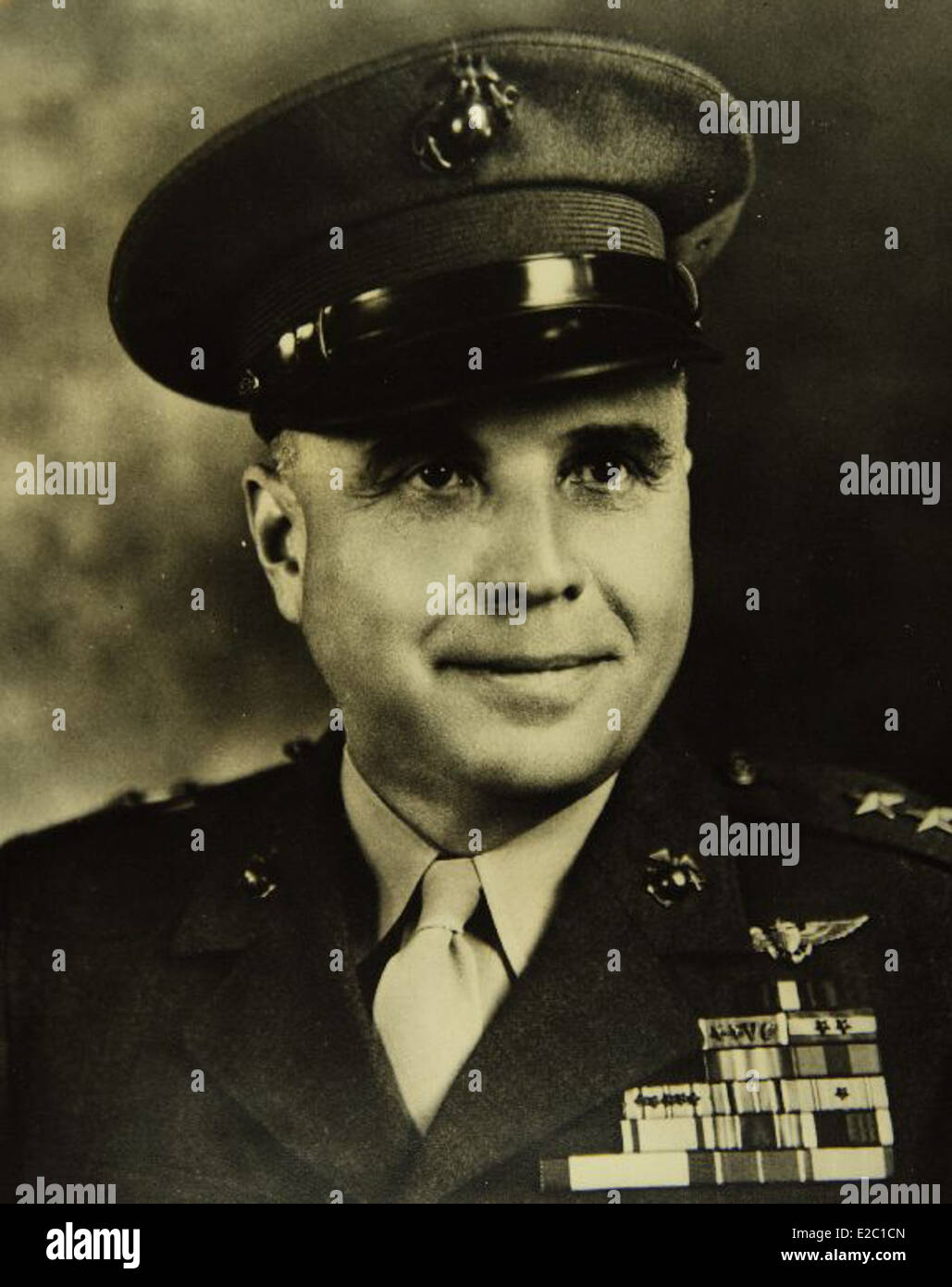 Major General Louis Woods war eine bedeutende Figur in der Luftfahrtgeschichte, mit seinen Beiträgen zur Entwicklung der Luftfahrt. Dieses Foto aus dem San Diego Air and Space Museum zeigt seinen Einfluss auf das Feld. Stockfoto