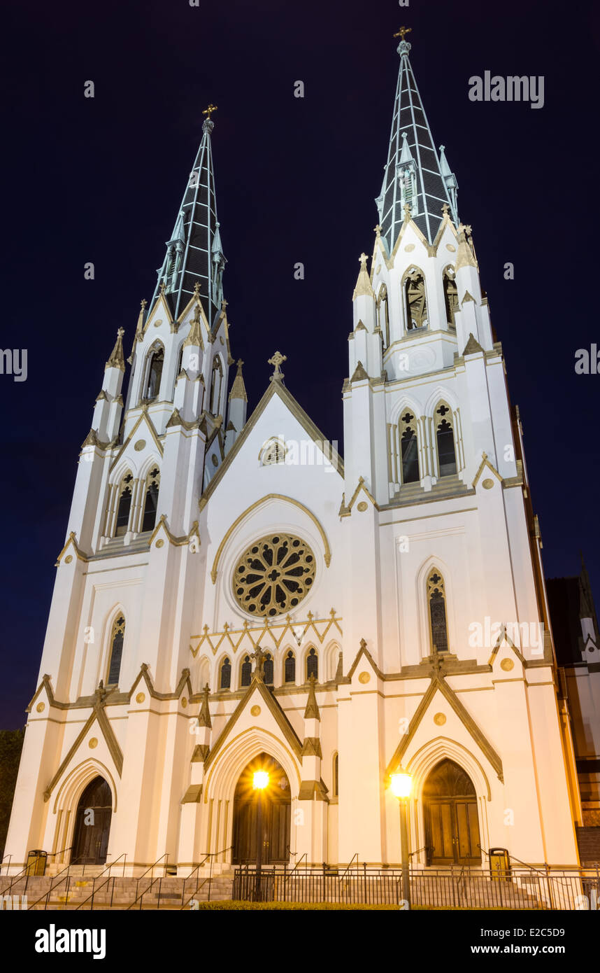 Kathedrale St. Johannes des Täufers in der Nacht, Savannah, Georgia Stockfoto