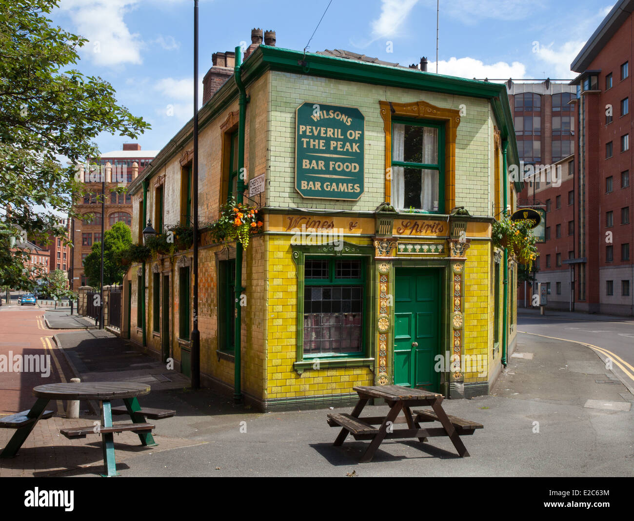 Peveril des Peak ist ein Denkmalgeschütztes Gebäude. eine Gastwirtschaft und Herberge in großen Bridgewater Street, Manchester, UK Stockfoto