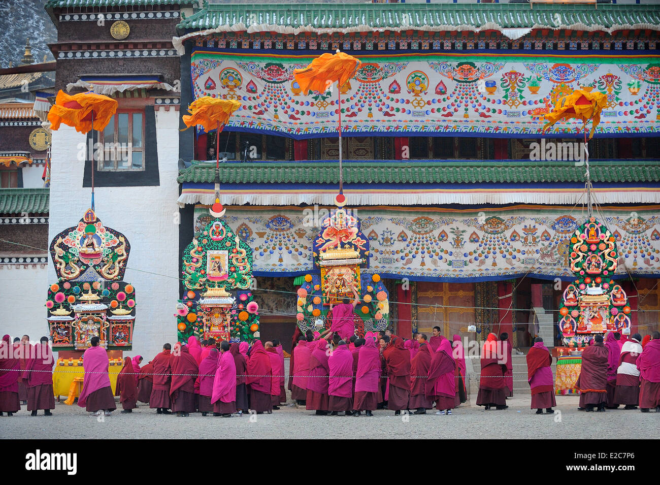 China, Provinz Gansu, Amdo, Xiahe, Kloster Labrang, Losar, Ausstellung von Yak butter Skulpturen, die von Mönchen Stockfoto