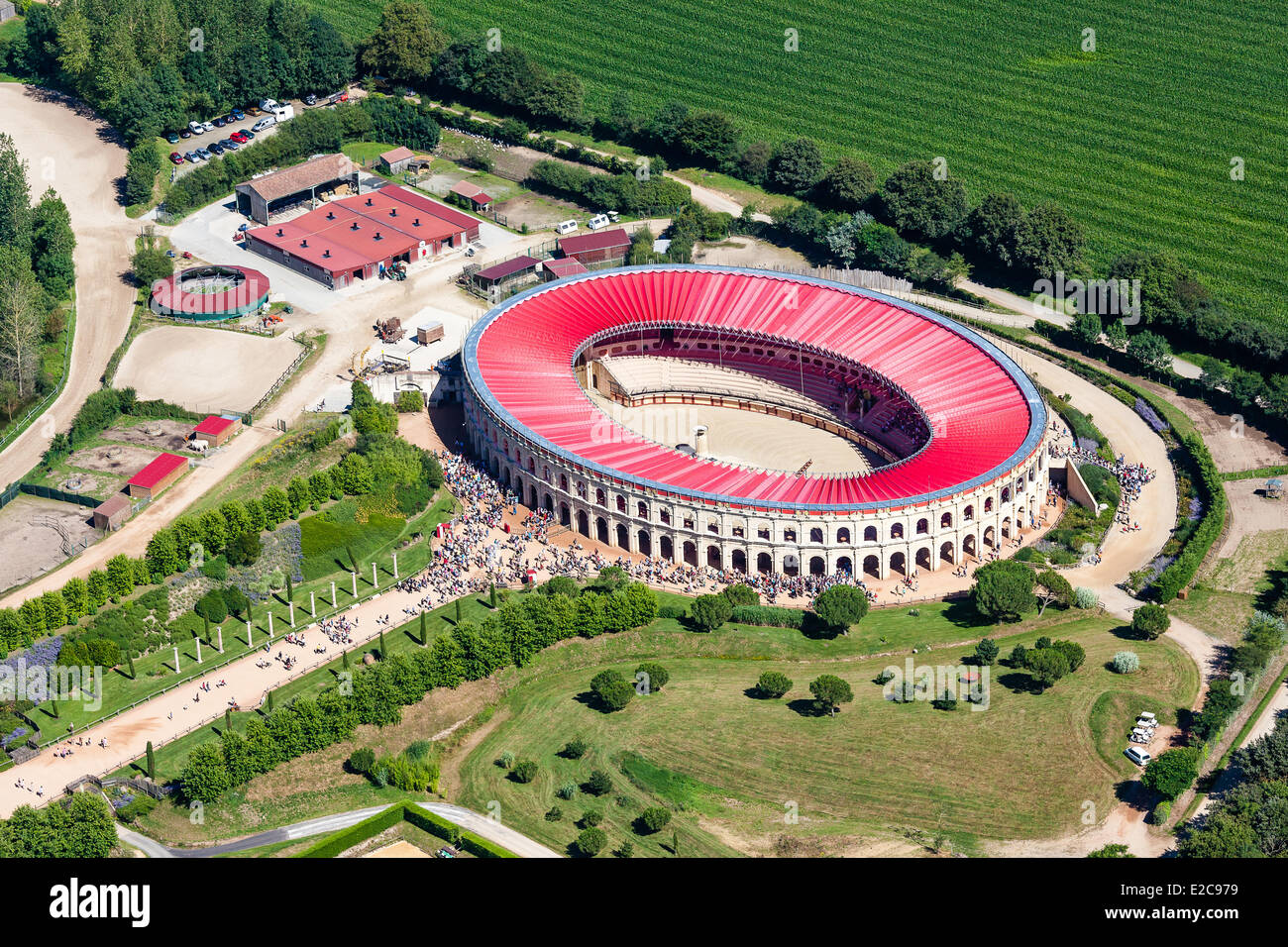 Frankreich, Vendee, Les Epesses, Le Puy du Fou, Amphitheater (Luftbild) Stockfoto