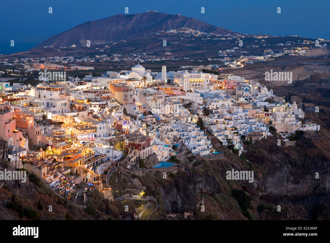 Griechenland, Cyclades, Ägäis, Santorini (Thira oder Thera), das Dorf von Thira Hunged am oberen Rand der caldera Stockfoto
