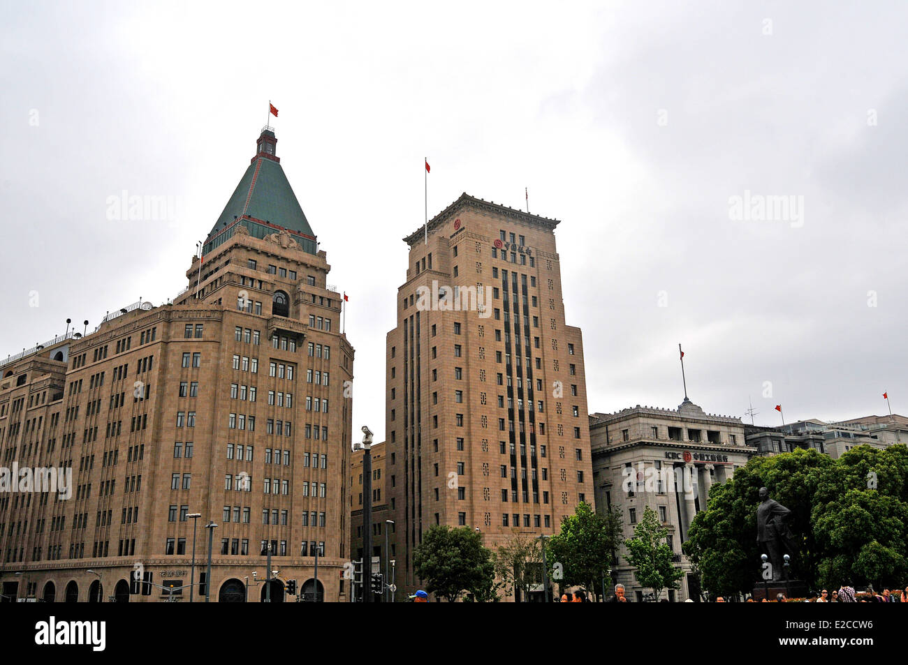 Hotel Frieden und Bank of China auf der Bund in Shanghai Stockfoto