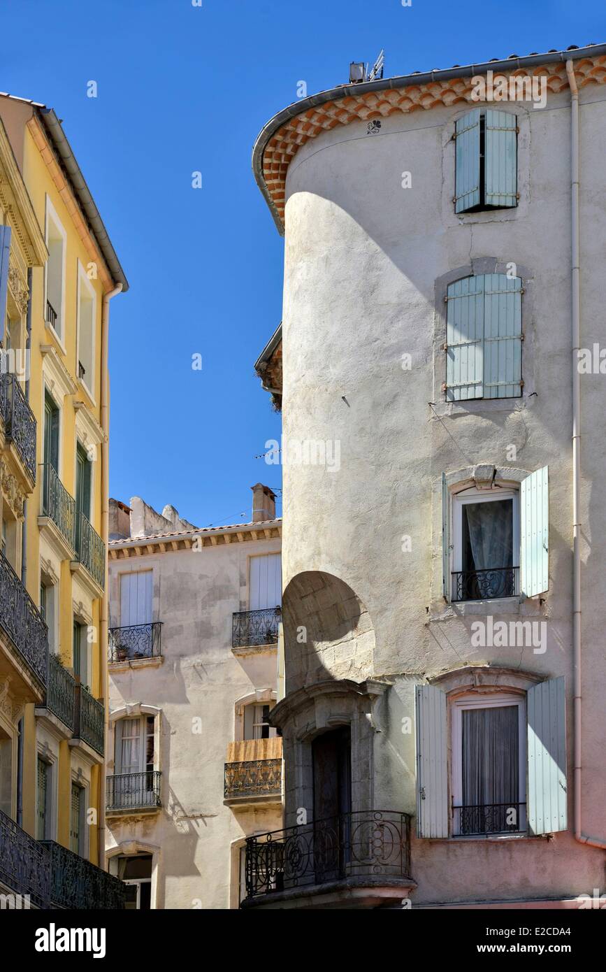 Frankreich, Herault, Beziers, Gebäude der okzitanischen Architektur in der Altstadt mit einem Front-Dach gebildet durch mehrere Reihen von Fliesen Stockfoto