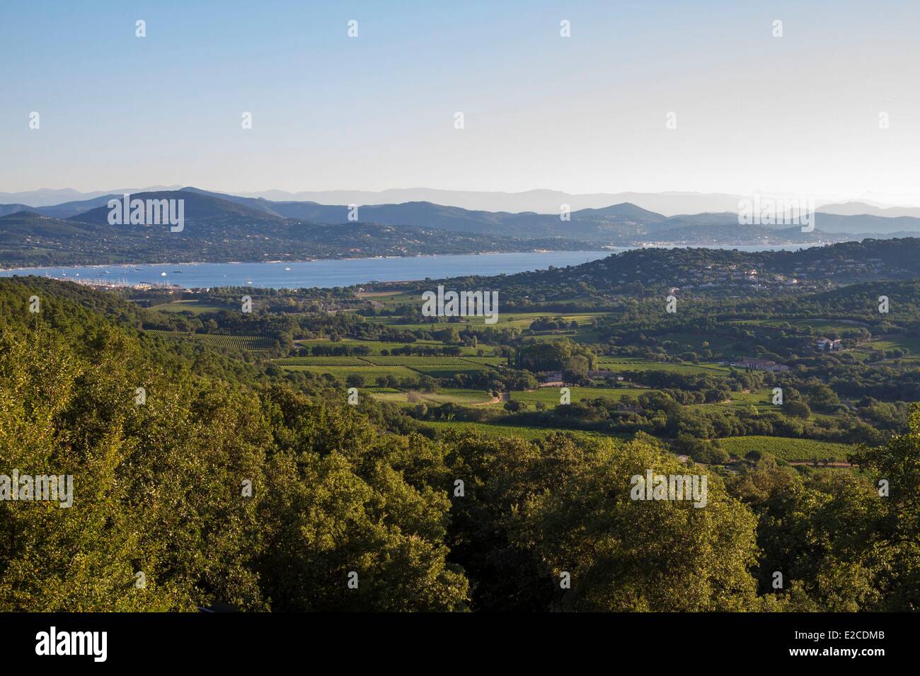 Gassin village south france provence -Fotos und -Bildmaterial in hoher ...