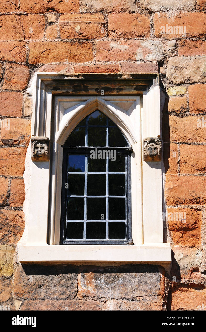 Fenster in die normannische Burg, Tamworth, Staffordshire, England, Vereinigtes Königreich, West-Europa. Stockfoto