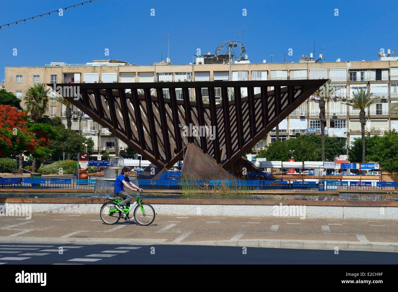 Israel, Tel Aviv, Holocaust-Denkmal-Skulptur von Yigal Tumarkin auf Rabin-Platz Stockfoto