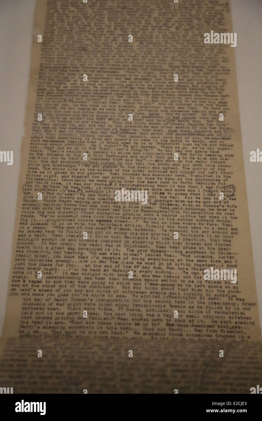 Vereinigtes Königreich, London, Saint Pancras, der British Library, eines der größten Bibliothek der Welt, Ausstellung der On the Road, Jack Kerouac berühmten Scroll Handschrift verkauft 2,43 Millionen US$ im Jahre 2001 Stockfoto