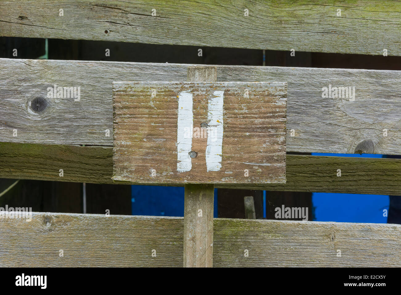 Holzschild Angabe Gartengrundstück Stockfoto