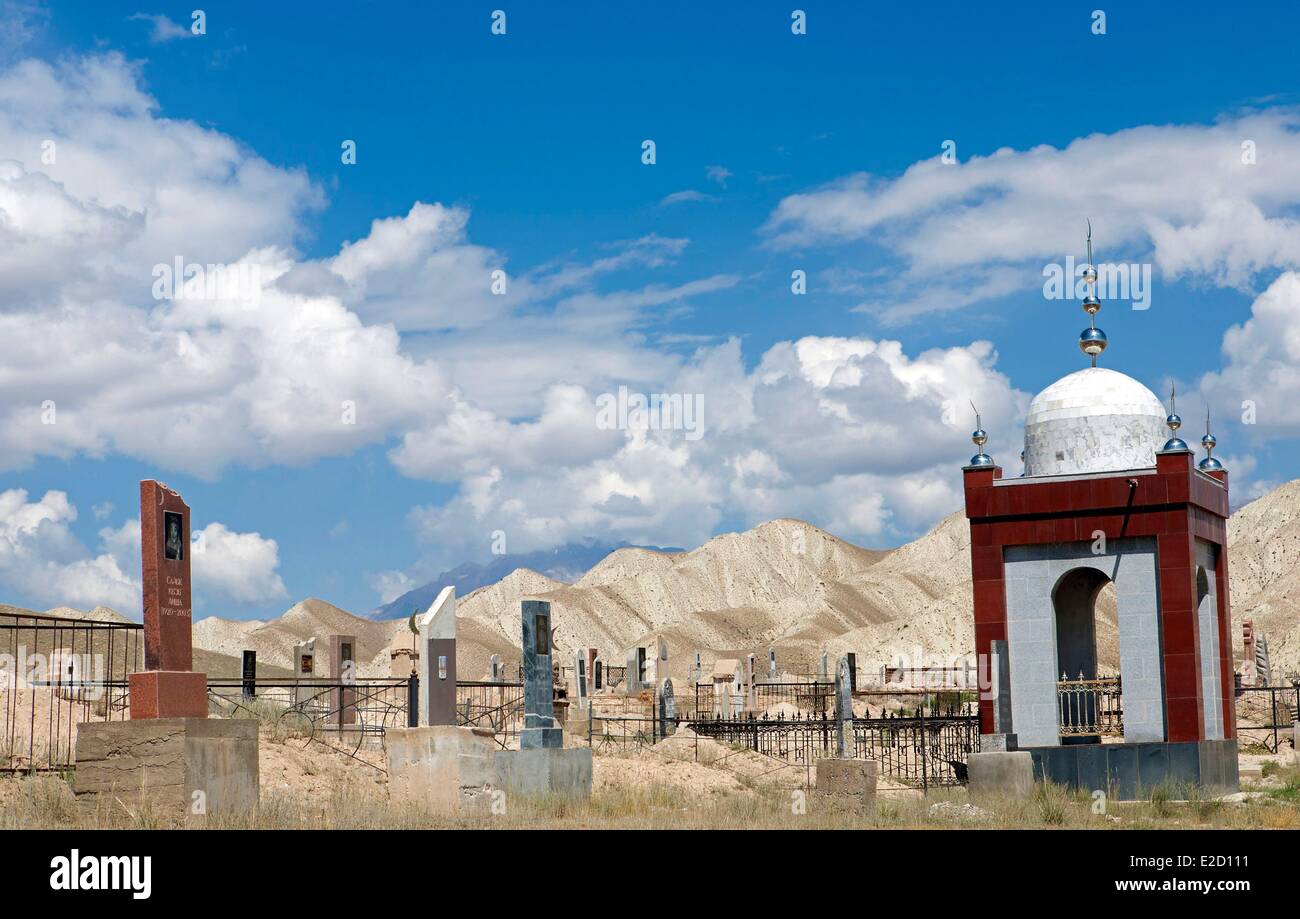 Kirgisistan Naryn Provinz Friedhof in der Nähe am Bachy Dorf an der alten Seidenstraße Stockfoto
