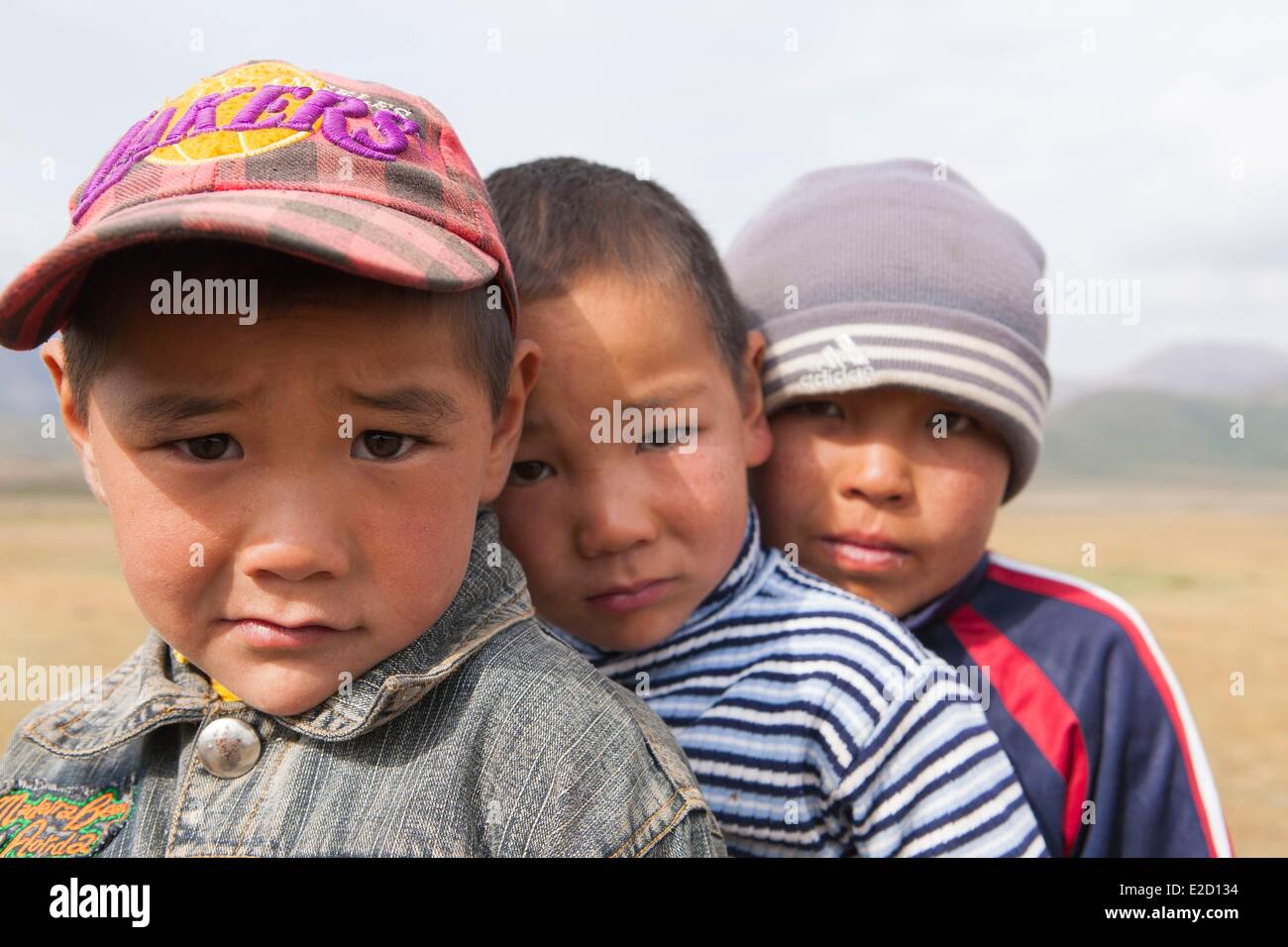 Kirgisistan Naryn Provinz Arpa Tal Porträt von Kindern Stockfoto