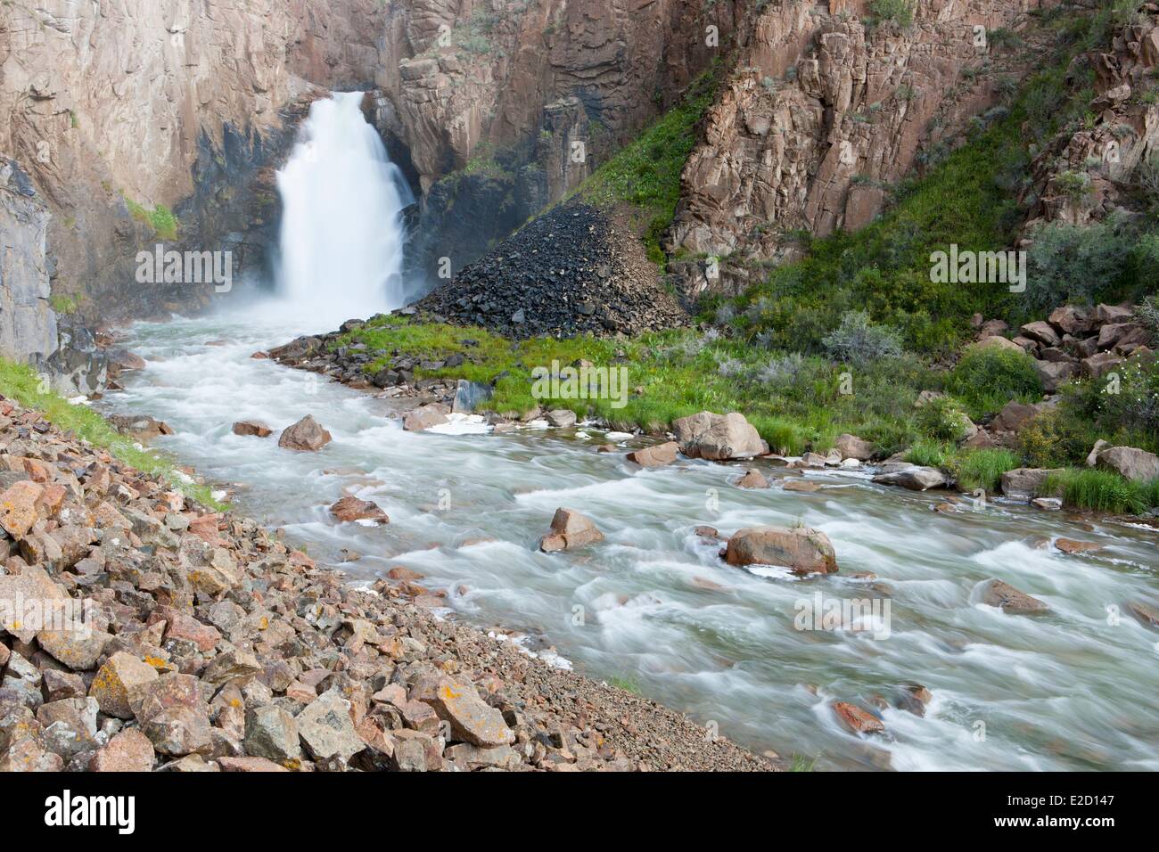 Kirgisistan Naryn Provinz Song-Kol zoologische Reserve Song-Kol Fluss und Wasserfällen Stockfoto