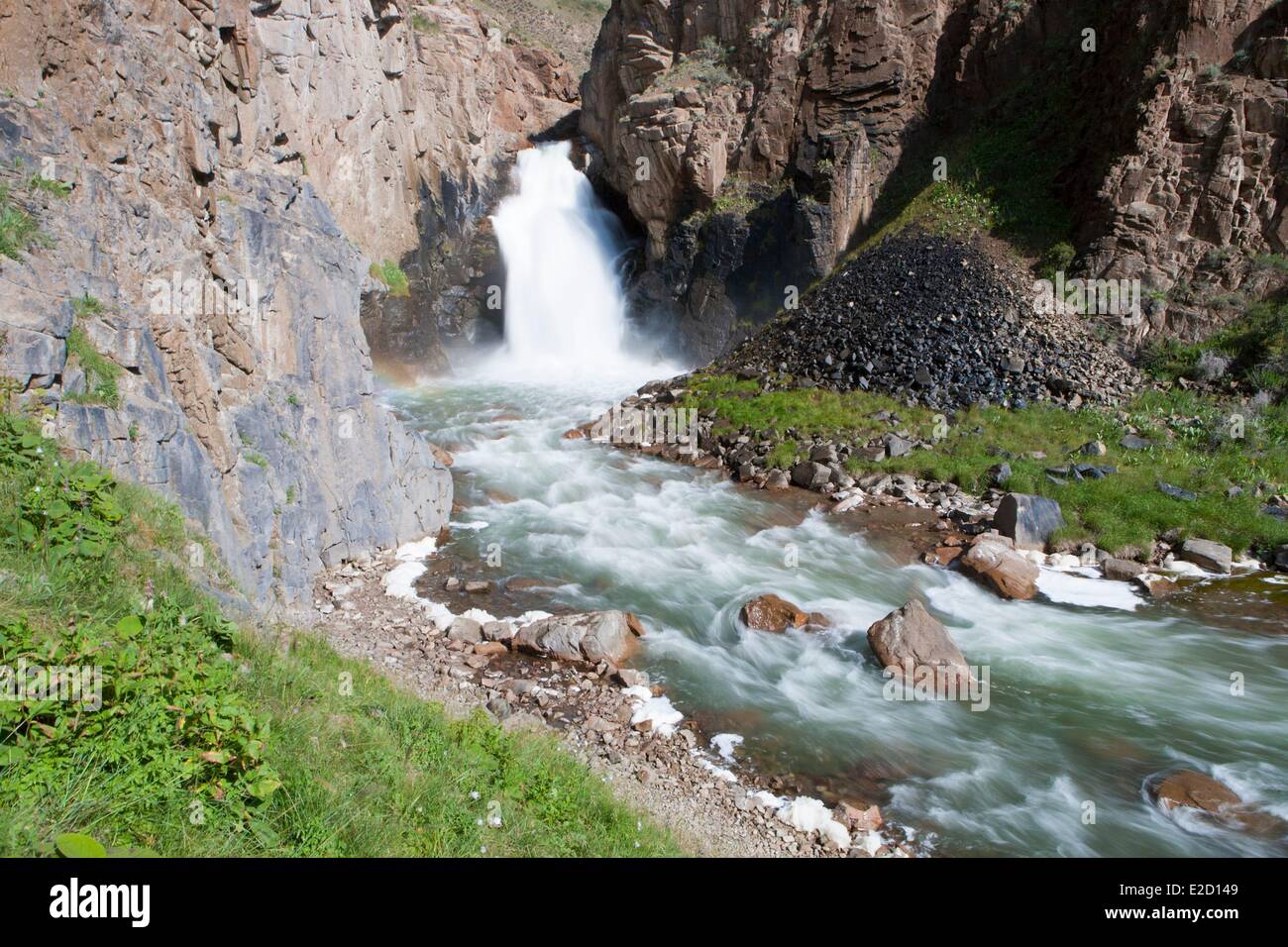 Kirgisistan Naryn Provinz Song-Kol zoologische Reserve Song-Kol Fluss und Wasserfällen Stockfoto
