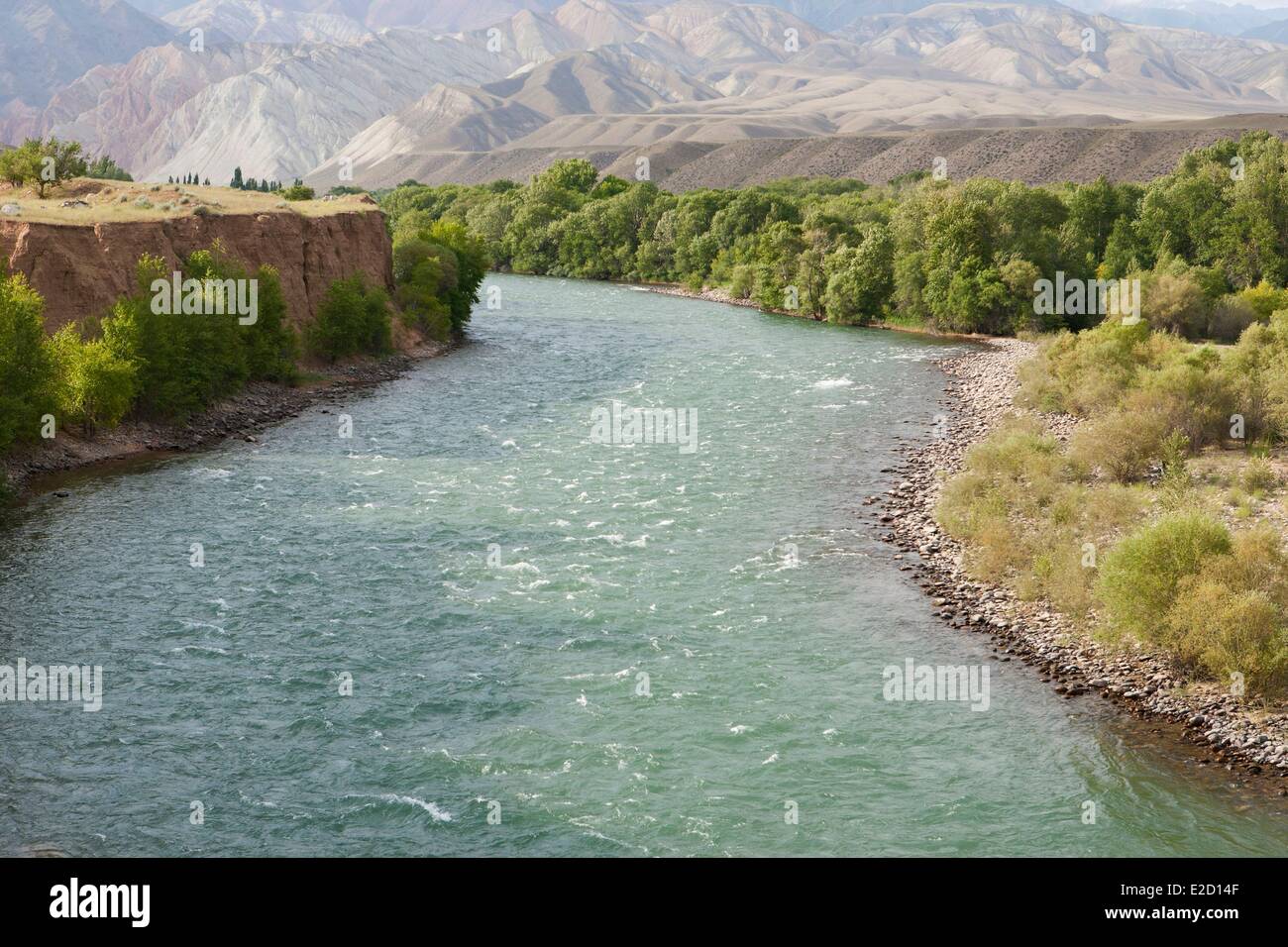 Kirgisistan Naryn Provinz Kyzyl Oy Kyzyl Oy Fluss und Felsen in Kyzyl Oy Tal Stockfoto