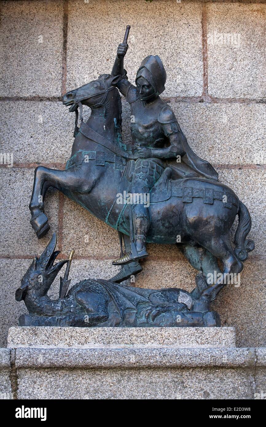 Spanien Extremadura Cáceres Altstadt Weltkulturerbe von UNESCO-Statue des Hl. Georg tötet den Drachen Stockfoto