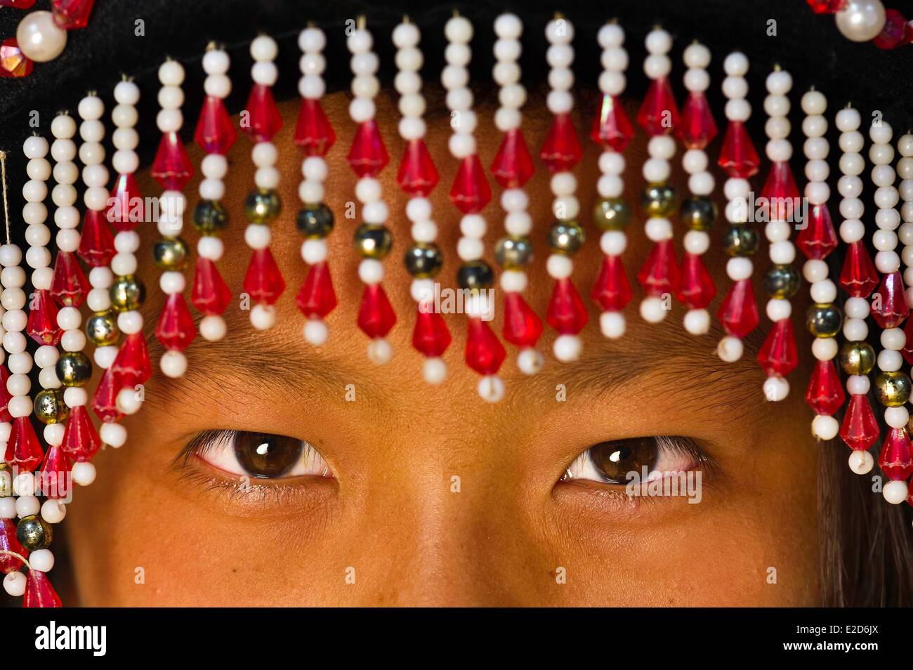 Laos Luang Prabang Porvince Na Wan Dorf Hmong Hmong Porträt eines Mädchens in Tracht Stockfoto