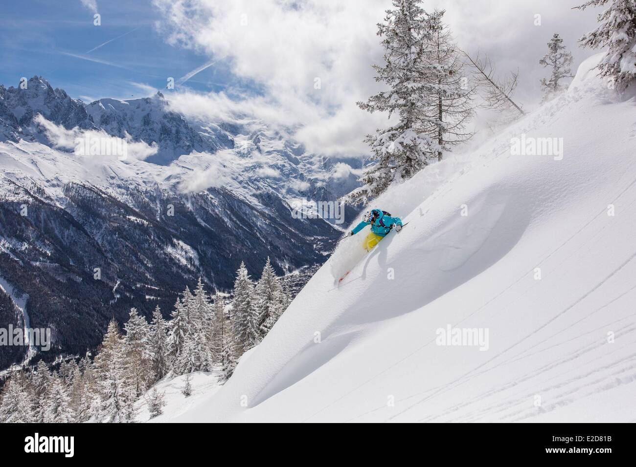 Frankreich Haute-Savoie Chamonix-Mont-Blanc Aurelien Ducroz Welt Champion kostenlos Falten 2009 und 2011 in die pulverförmigen gesehen die Stockfoto