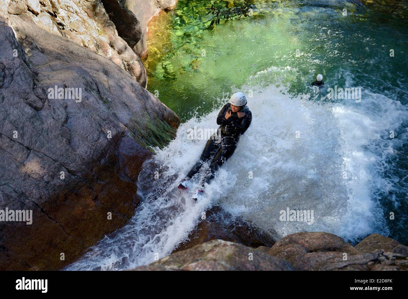 Corse Du Sud Frankreich Alta Rocca Bavella Canyoning In Den Stream Polischellu Stockfotografie Alamy