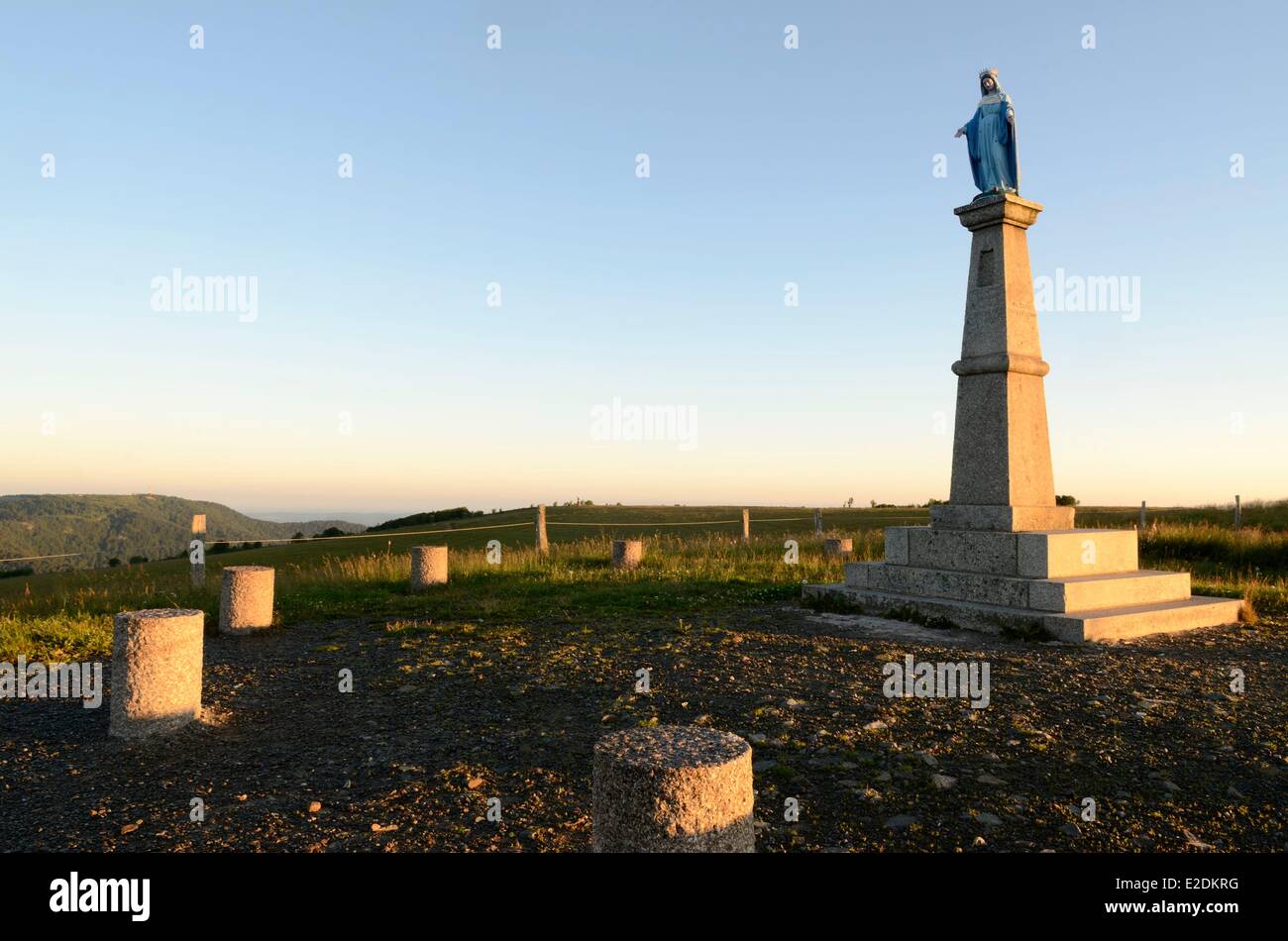 Territoire de Belfort in Frankreich Ballon d ' Alsace oben (1247 m) Statue der Jungfrau Stockfoto