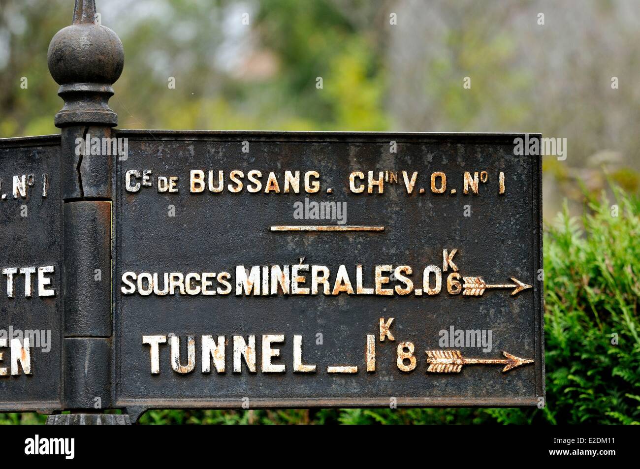 Frankreich Vogesen Bussang alte Wegweiser Eisen Mineral-Quellen und Tunnel Stockfoto