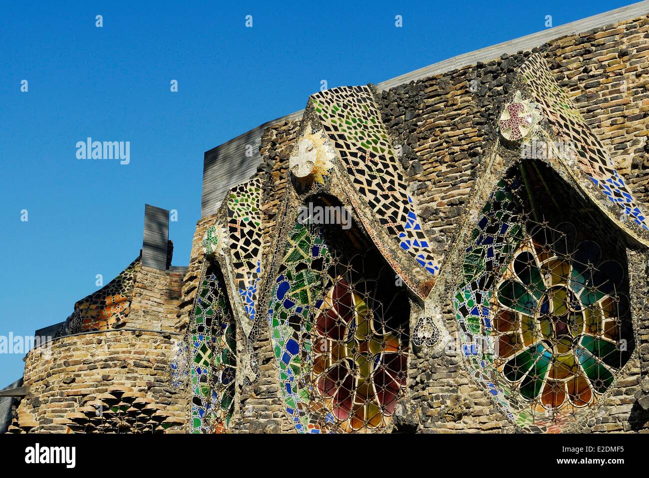 Spanien Katalonien Santa Coloma de Cervello baute die Kirche Colonia Güell zwischen 1908 und 1914 von dem Architekten Antoni Gaudi Stockfoto