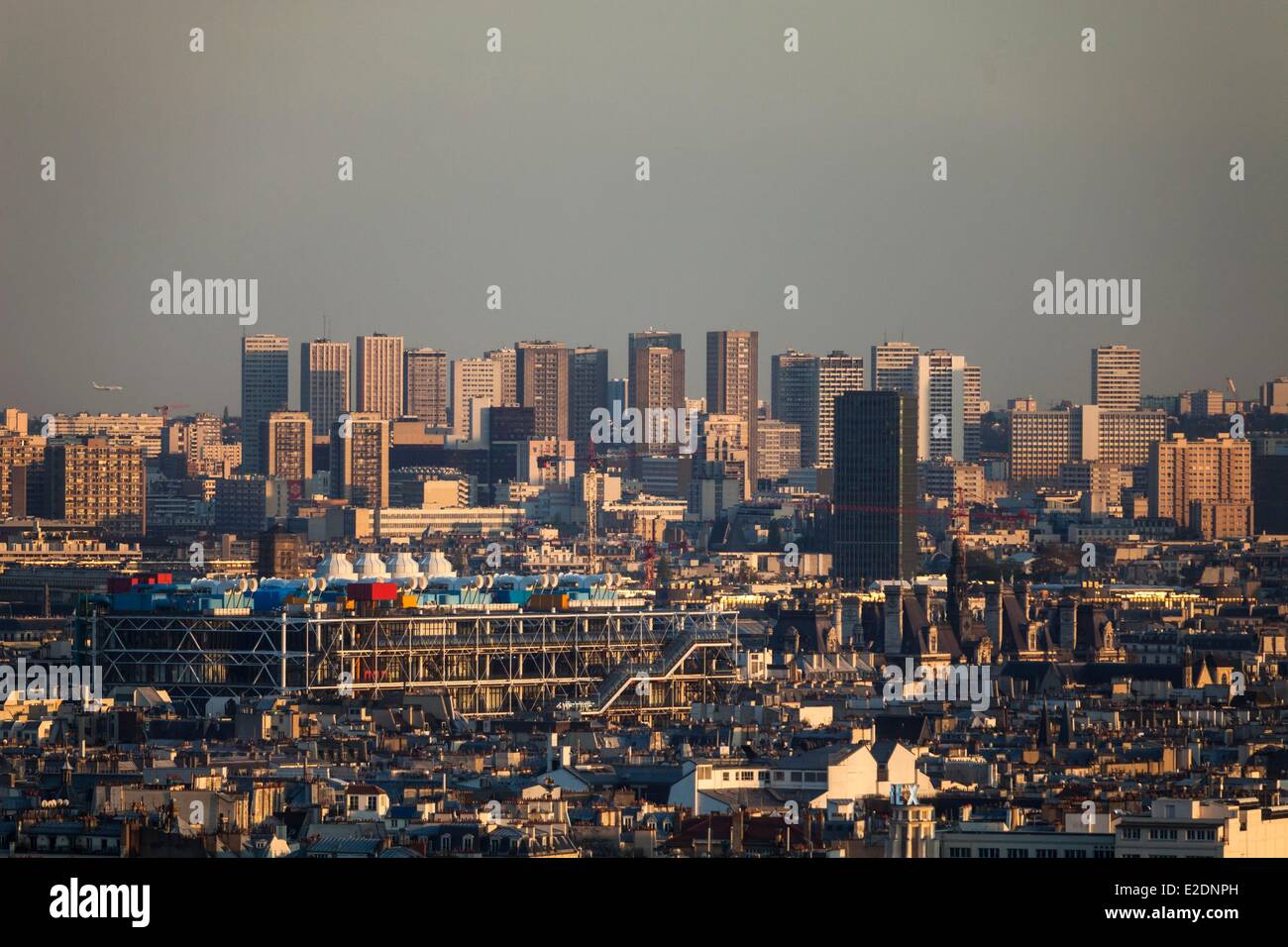 Frankreich Paris Gesamtansicht mit dem Centre Georges Pompidou (Beaubourg) und Gebäuden von der Front de Seine im Hintergrund Stockfoto