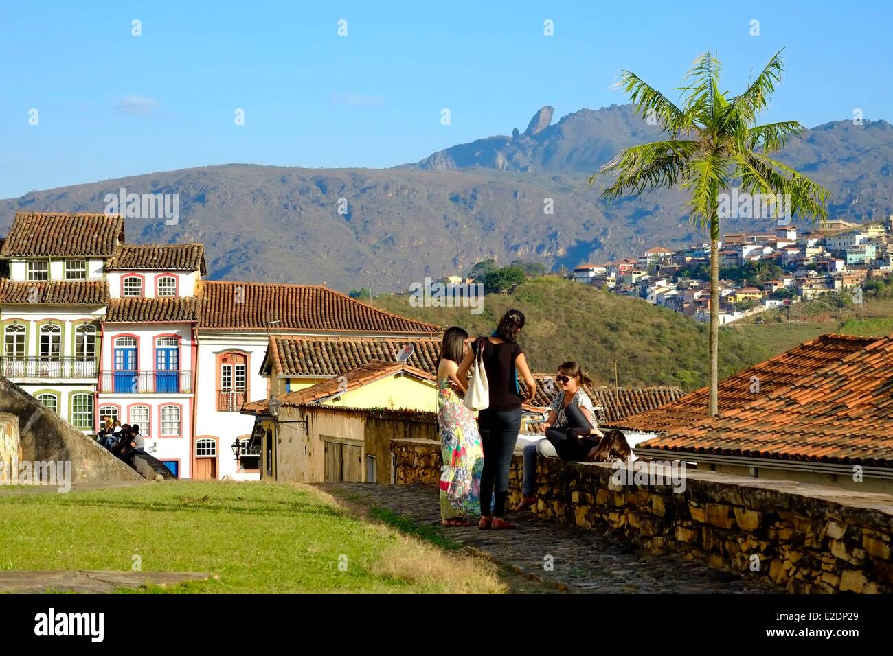 Brasilien Bundesstaates Minas Gerais, Ouro Preto als Weltkulturerbe durch die UNESCO Gstreet Szene im Stadtzentrum und seiner barocken Stockfoto