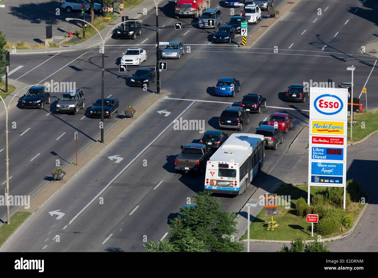 Kanada-Quebec Provinz Montreal Ahuntsic Bezirk Boulevard de l'Acadie Esso Tankstelle Stockfoto