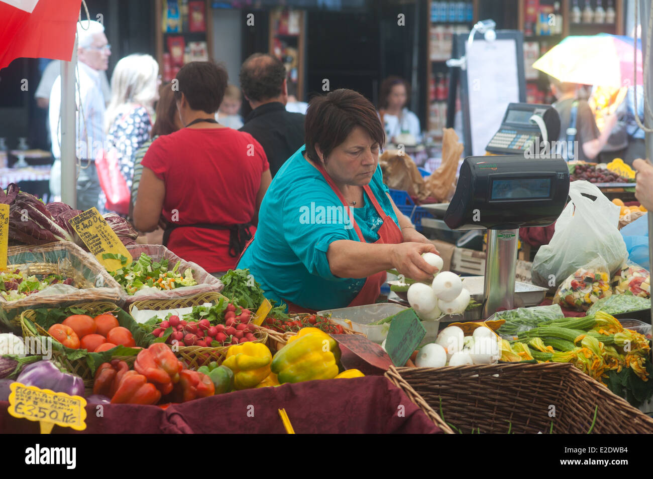 Rom Italien - Markt Menschen beim Einkaufen in Agrar-Campo dei Fiori Stockfoto