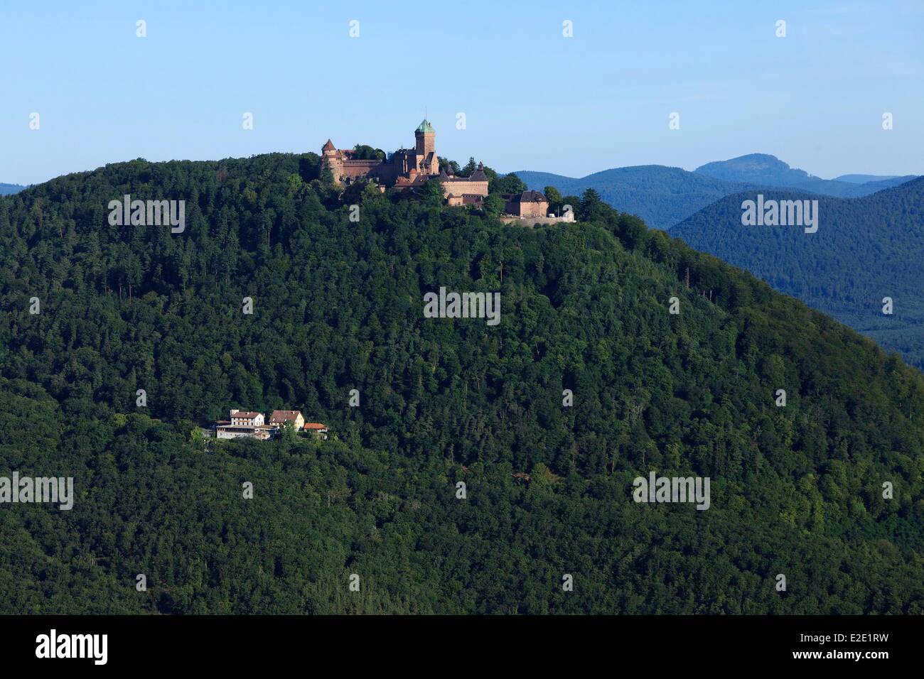 Frankreich-Bas-Rhin Orschwiller mittelalterliche Burg Hochkonigsburg (Luftbild) Stockfoto