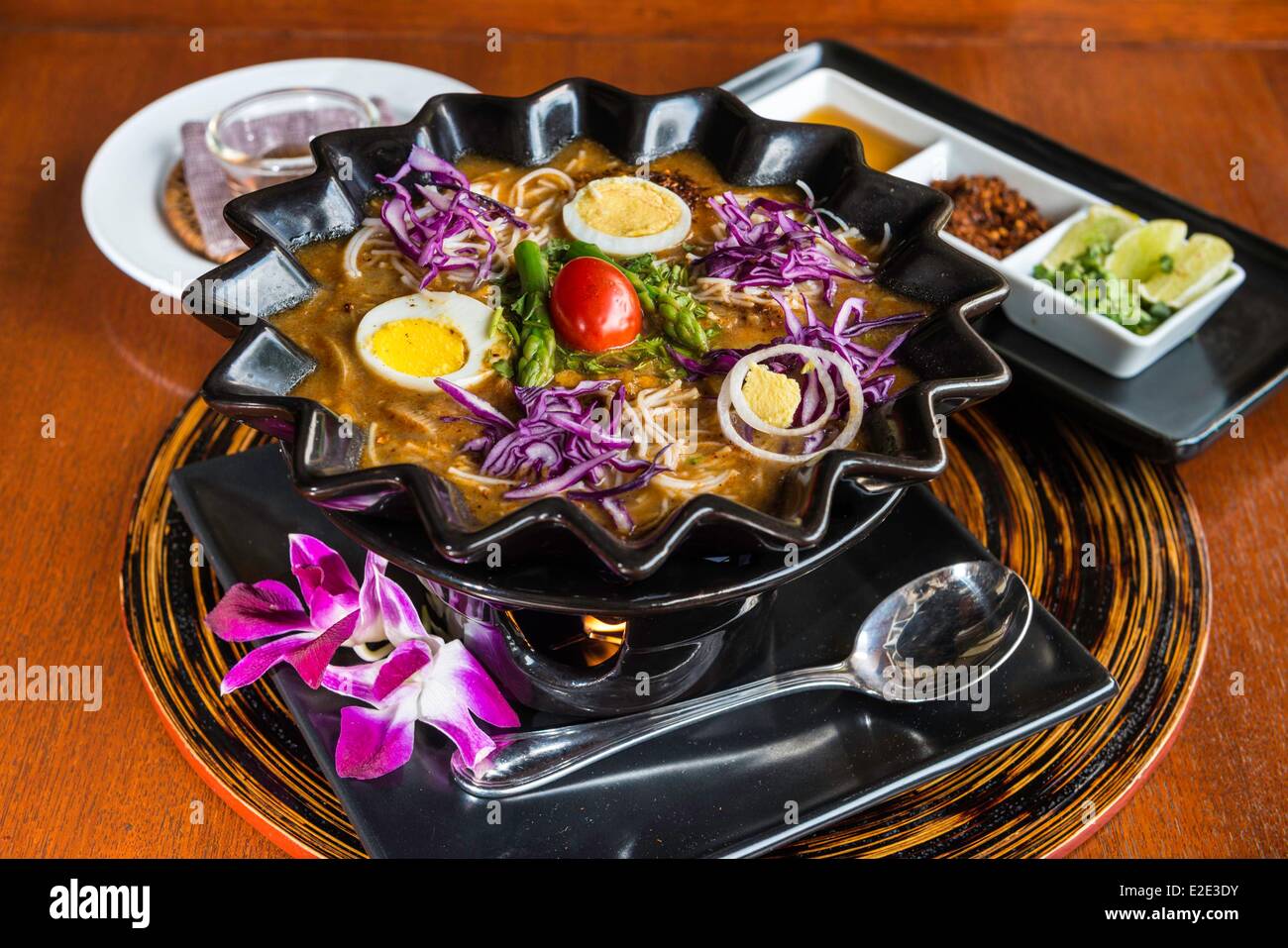 Myanmar (Burma) Yangon Division Yangon Governor Residence Hotel Burmesen Suppe Mohingha Stockfoto