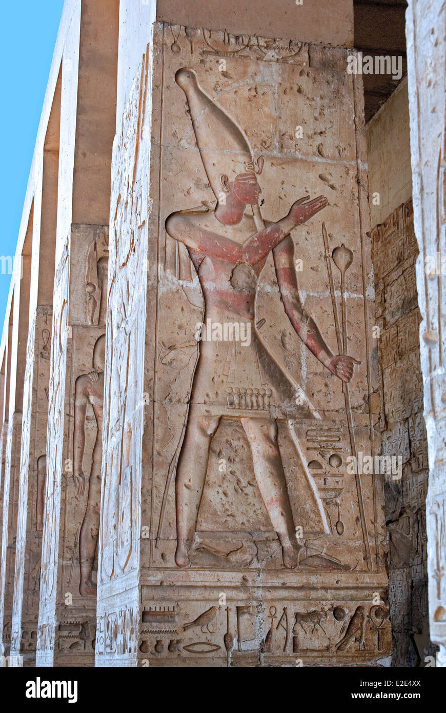 Relief auf der Kolonnade des Sethi I Tempels (1306-1290 v. Chr.) in Abydos. Stockfoto