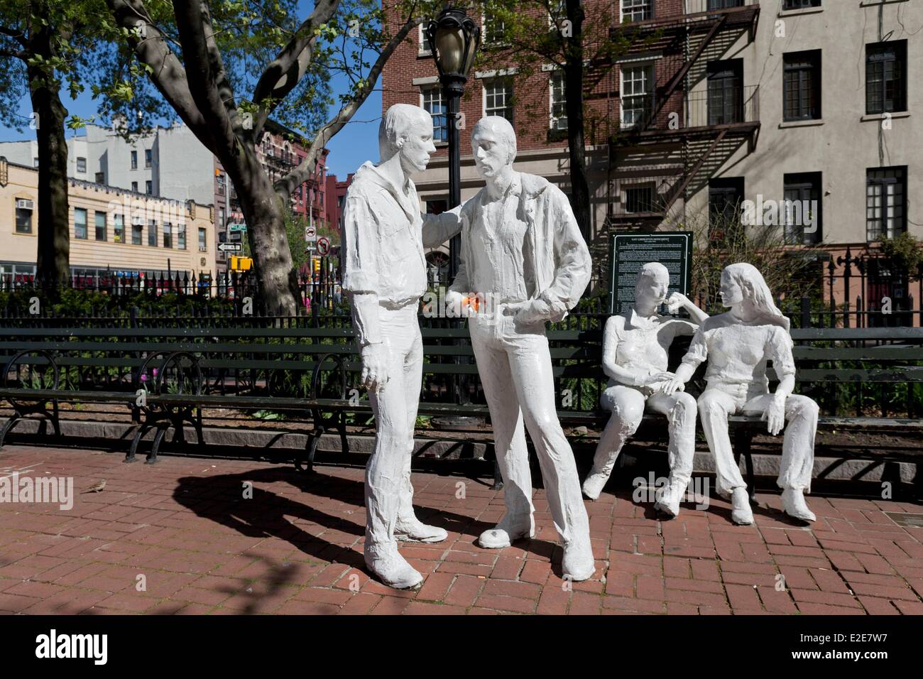 Vereinigte Staaten, New York, Manhattan, das Dorf, Christopher Park, Gay Liberation Monument von George Segal Stockfoto