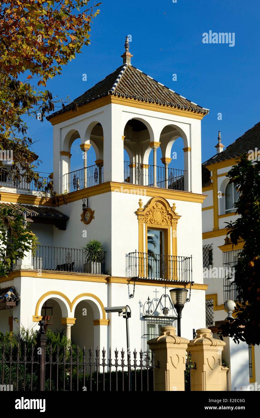 Spanien, Andalusien, Sevilla, Luxusvilla auf Avenida La Palmera Stockfoto
