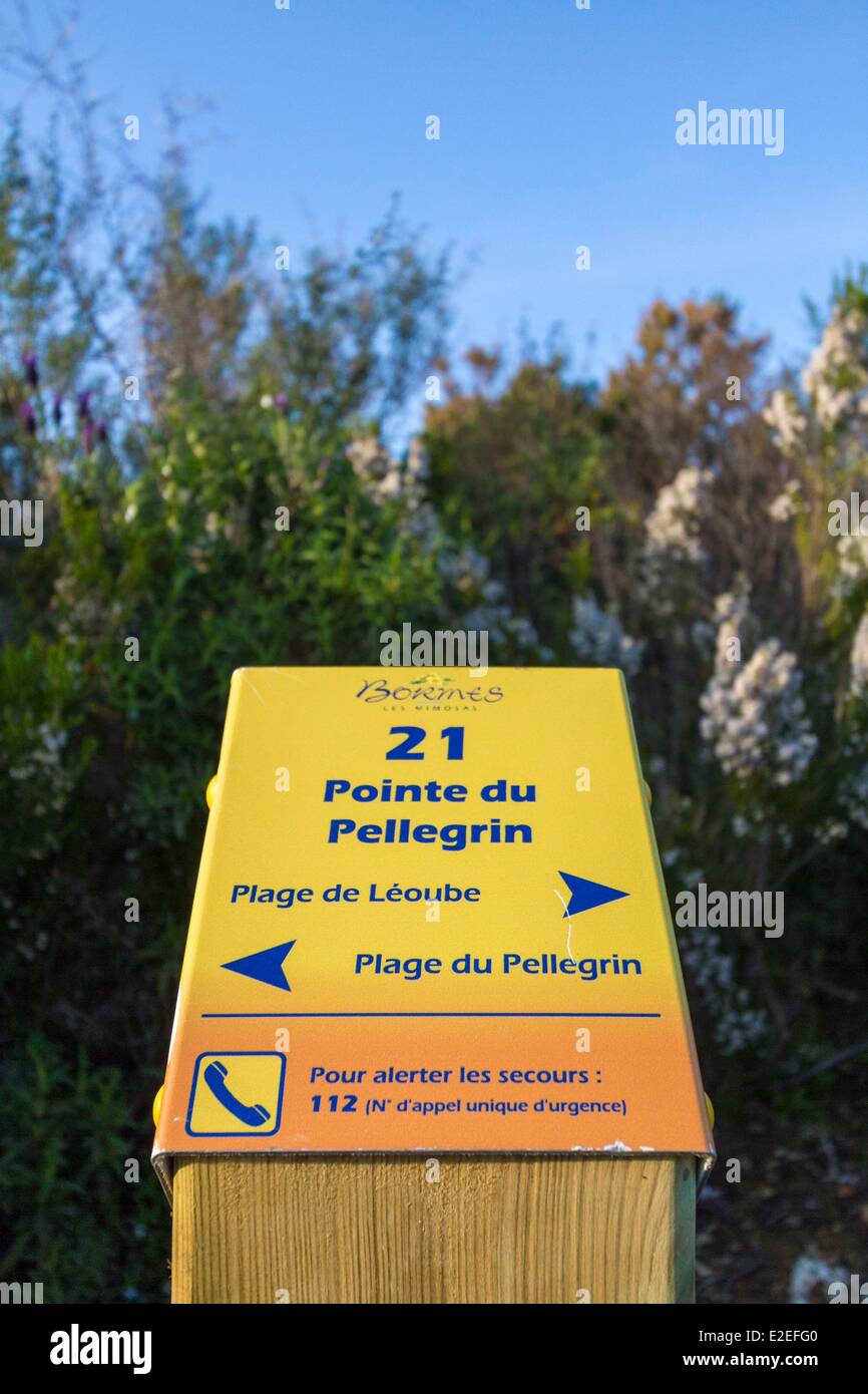 Frankreich, Var, Bormes Les Mimosas, beschreibende Grenze auf dem Küstenland weg von Punkt Pellegrin Stockfoto