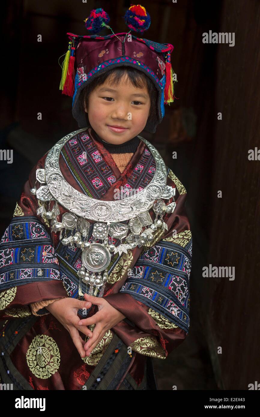 China, Provinz Guizhou, Kalang, Pilz Miao Menschen in Tracht, Kinder Stockfoto