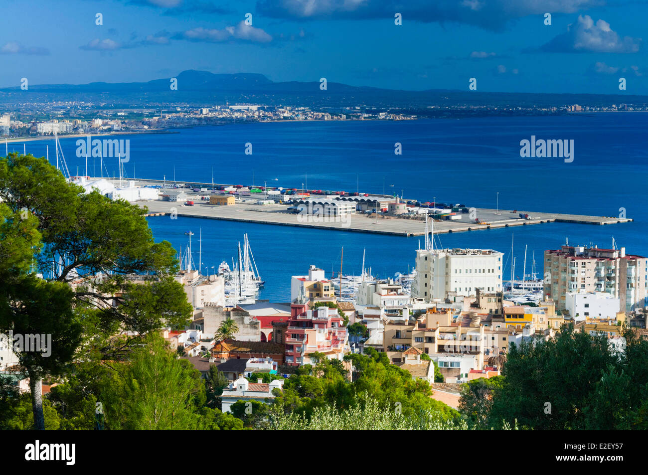 Spanien, Balearen, Mallorca, Palma de Mallorca, Hafen-Bucht von Schloss Bellver Stockfoto