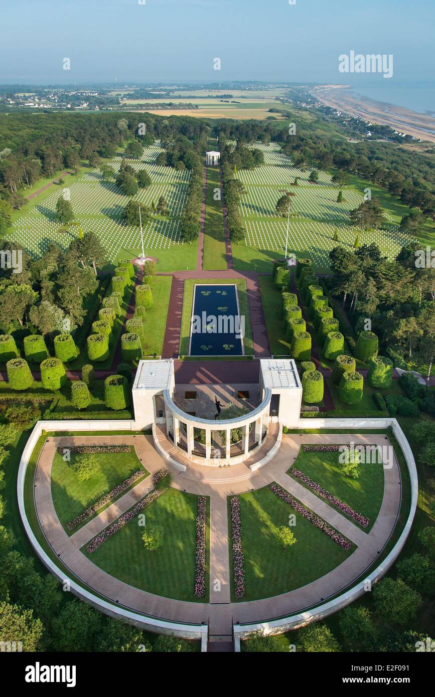 Frankreich, Calvados, Omaha Beach, Colleville-Sur-Mer, Normandie-amerikanischen Friedhof und Denkmal (Luftbild) Stockfoto