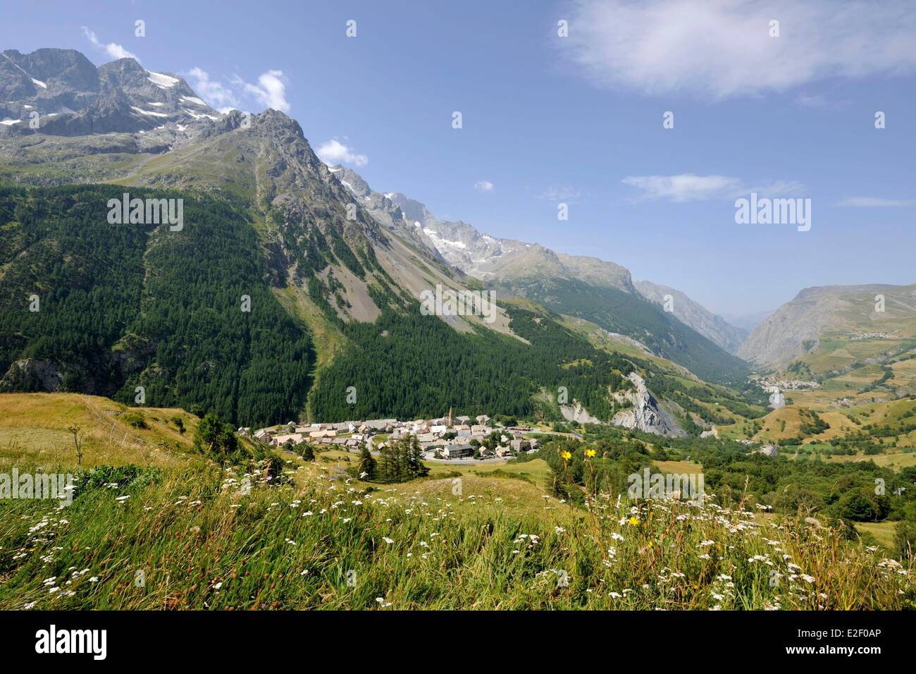 Frankreich, Hautes Alpes, Nationalpark Ecrins, Villar d'Arene und Massif De La Meije (3982 m) Stockfoto