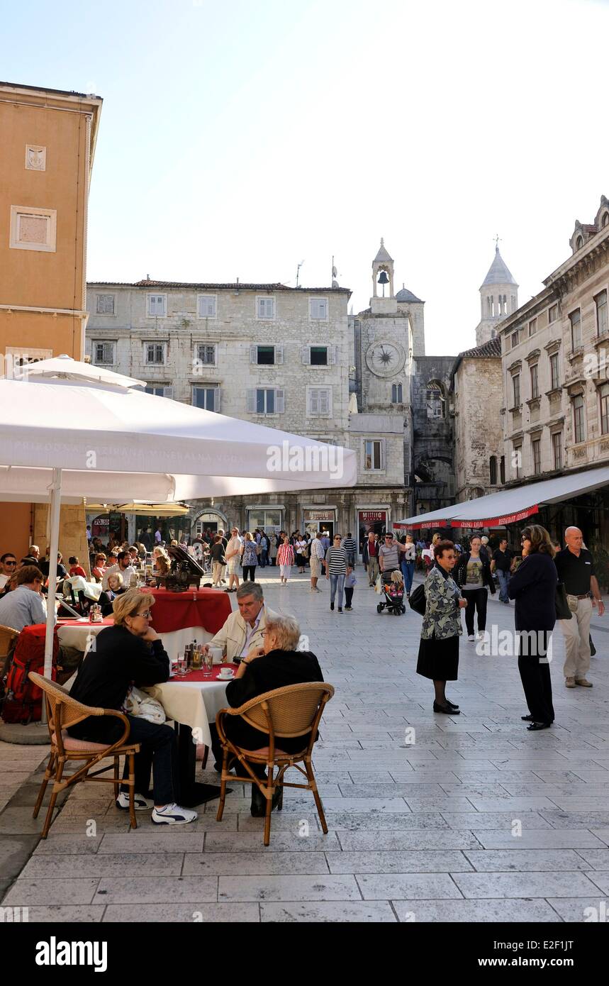 Kroatien, Dalmatien, Split, alte römische Stadt Weltkulturerbe von der UNESCO, Narodni Trg (Platz des Volkes) Stockfoto