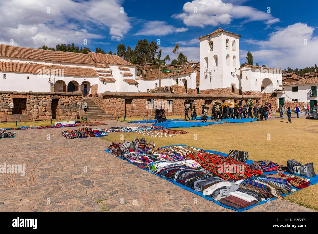 Peru, Cuzco Provinz, das Heilige Tal, Chinchero, das spanische Dorf, erbaut auf den Ruinen der Inka-Terrassen Stockfoto