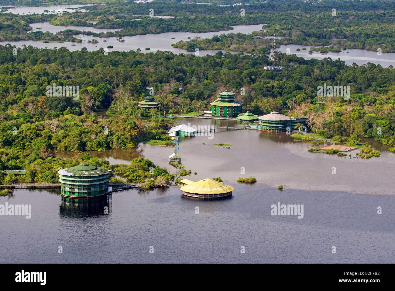 Brasilien, Bundesstaat Amazonas, Rio Negro, Ariau Amazon Towers und Lodge, das größte Hotel der Baumkrone in der Welt Stockfoto