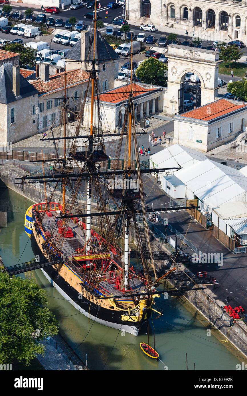 Frankreich, Charente Maritime, Rochefort, die Fregatte Hermione im Trockendock (Luftbild) Stockfoto