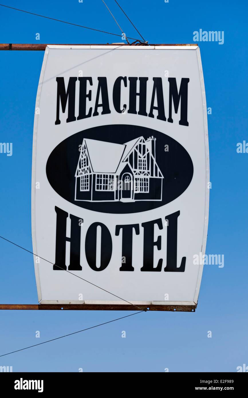 Kanada, Saskatchewan, ländlichen Gegend im Winter, das Dorf Meacham Hotelschild Stockfoto
