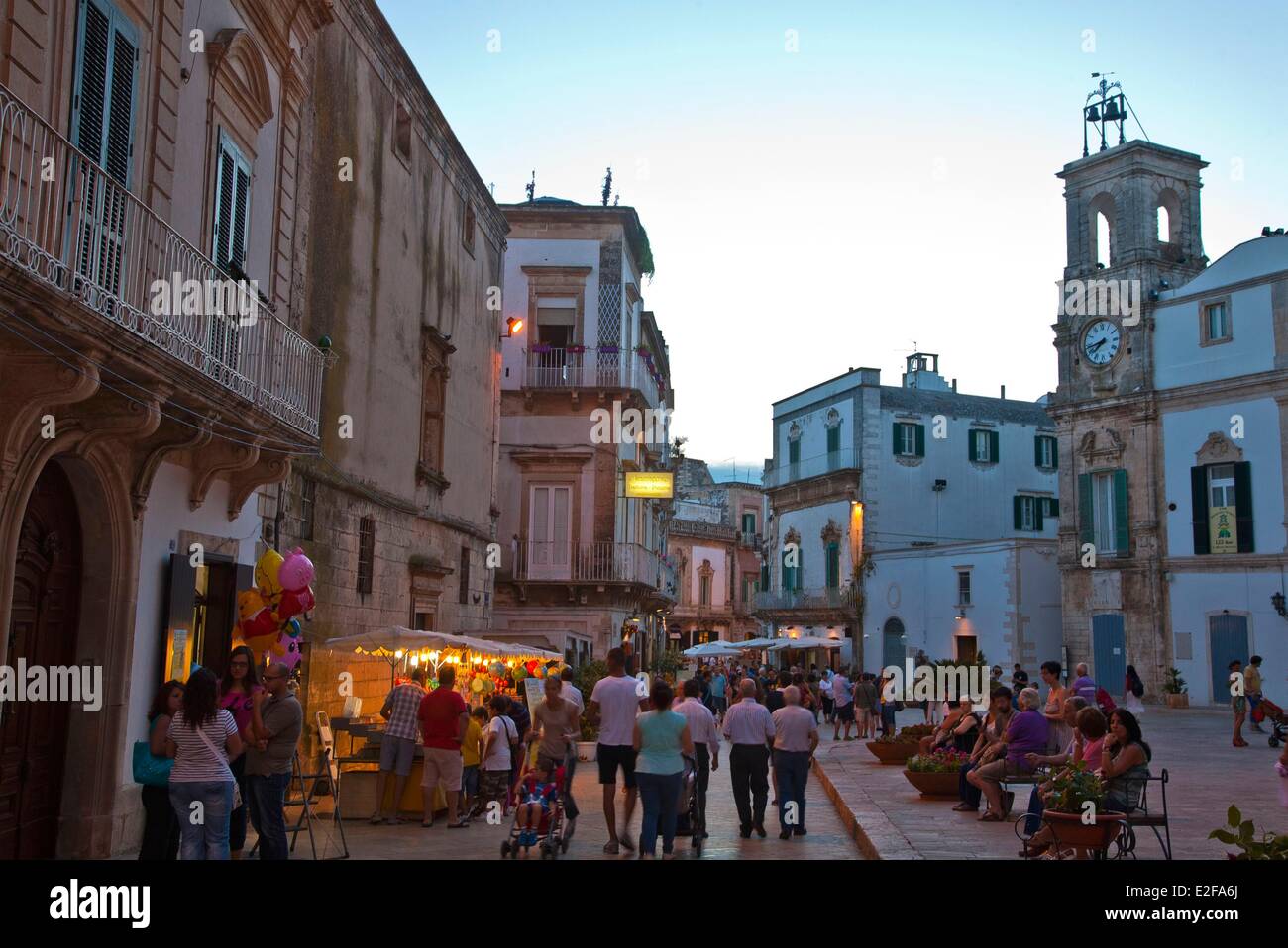 Italien, Apulien, Martina Franca, Abendspaziergang Stockfoto