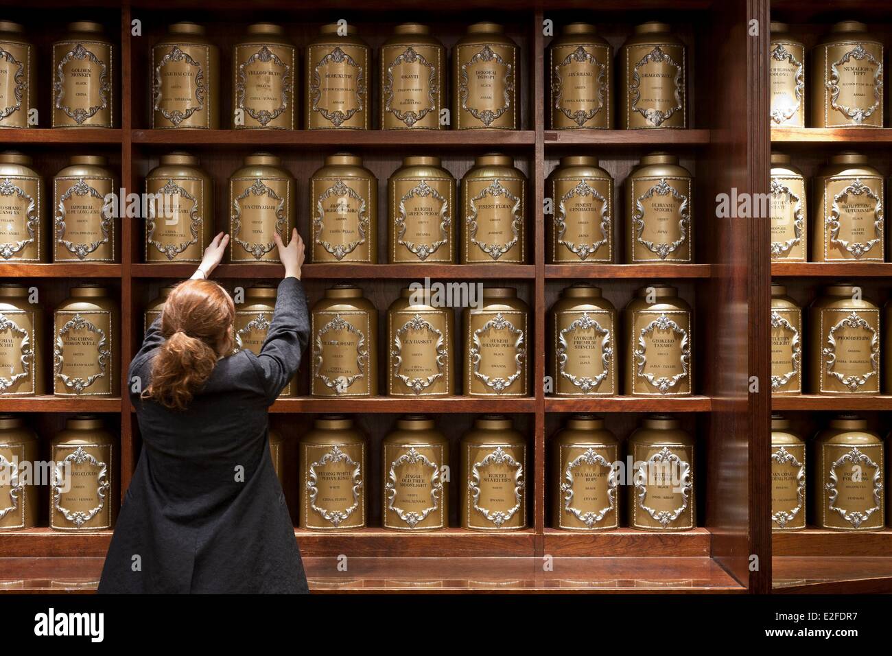 Großbritannien London Piccadilly Fortnum & Mason wurde im Jahre 1707 von William Fortnum and Hugh Mason Kaufhaus gegründet. Stockfoto Großbritannien London Piccadilly Fortnum & Mason wurde im Jahre 1707 von William Fortnum and Hugh Mason Kaufhaus gegründet. Stockfoto