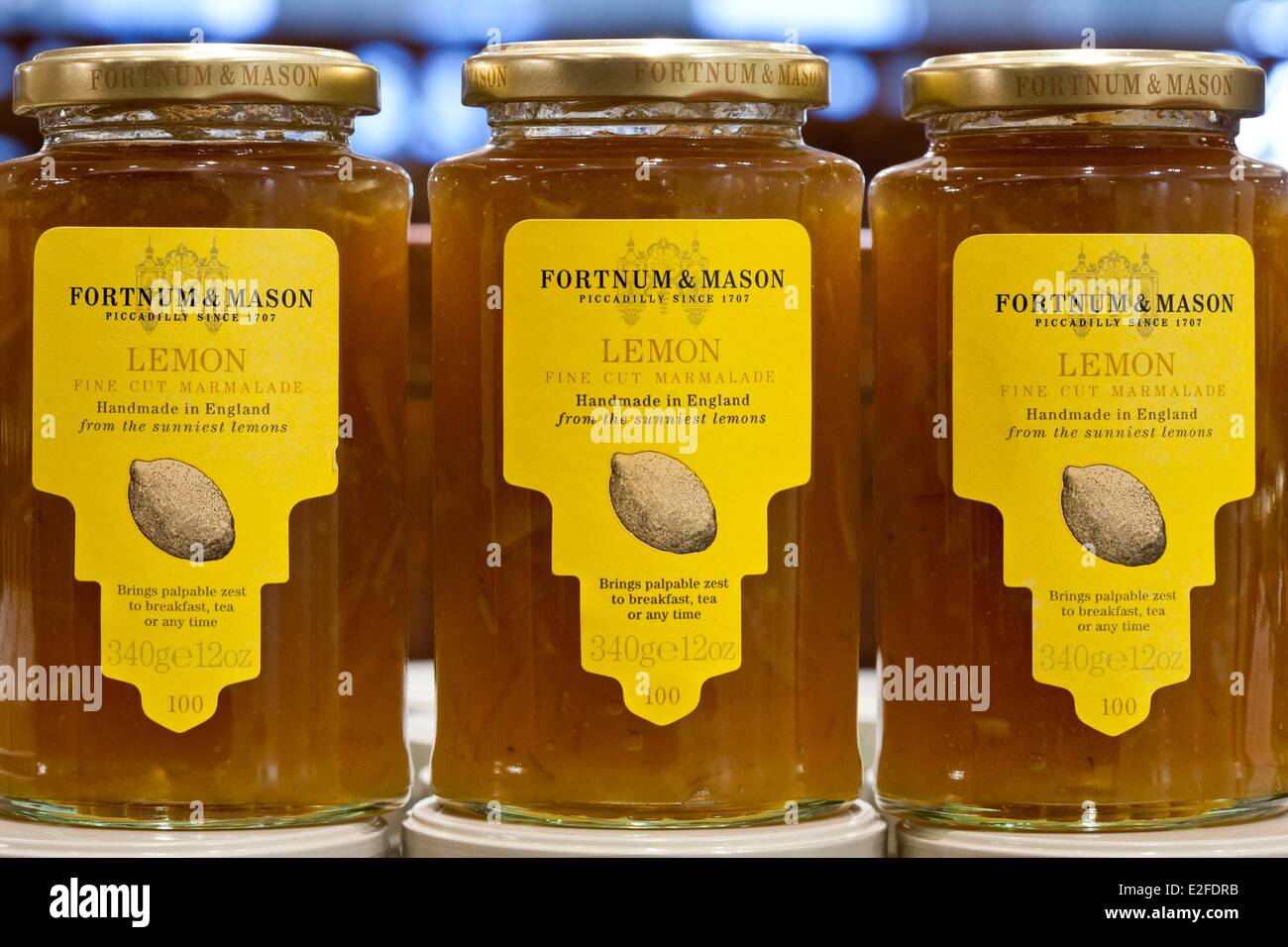 Großbritannien London Piccadilly Fortnum & Mason wurde im Jahre 1707 von William Fortnum and Hugh Mason Kaufhaus gegründet. Stockfoto Großbritannien London Piccadilly Fortnum & Mason wurde im Jahre 1707 von William Fortnum and Hugh Mason Kaufhaus gegründet. Stockfoto