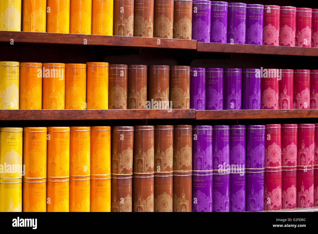 Großbritannien London Piccadilly Fortnum & Mason wurde im Jahre 1707 von William Fortnum and Hugh Mason Kaufhaus gegründet. Stockfoto Großbritannien London Piccadilly Fortnum & Mason wurde im Jahre 1707 von William Fortnum and Hugh Mason Kaufhaus gegründet. Stockfoto